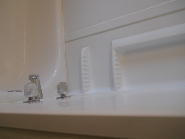 Building Photo - 1498 Winchester Ave