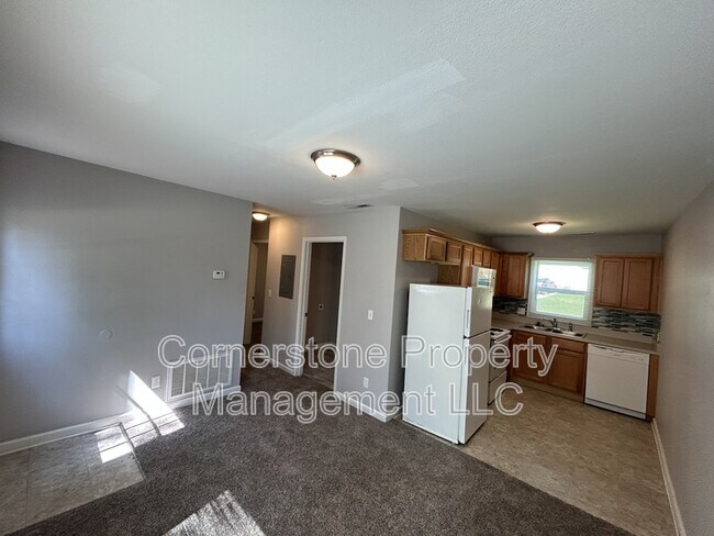Building Photo - 8345 Center Dr