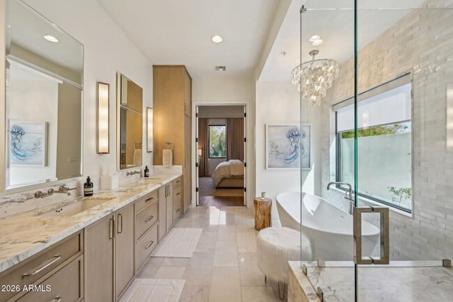 Building Photo - 9899 N 79th Way