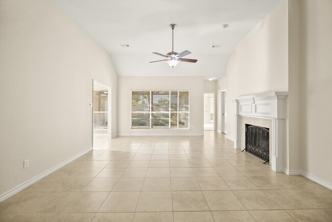 Building Photo - 1438 Crescent Green Dr