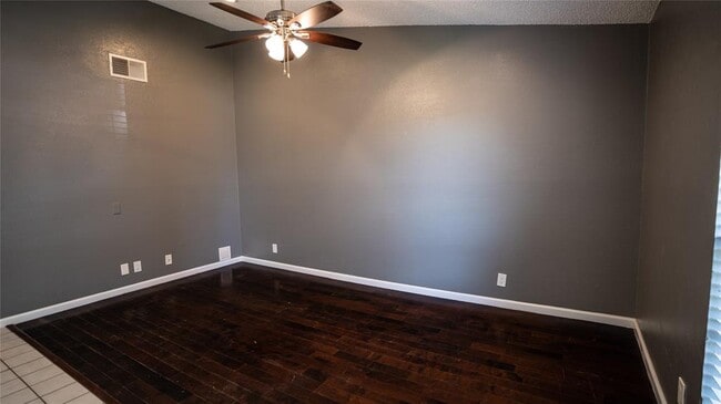 Building Photo - 10606 Topperwein Dr