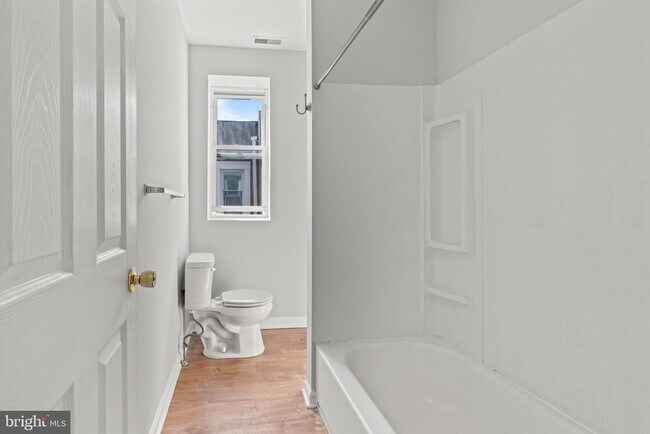 Building Photo - 1018 S 52nd St