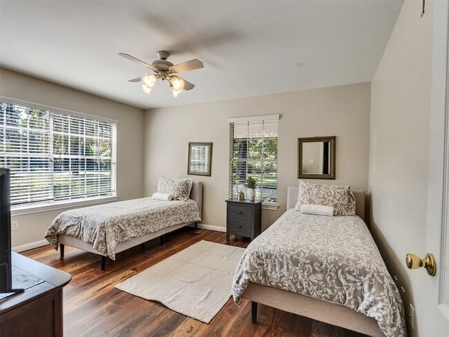 Building Photo - 8402 Matthews Ln