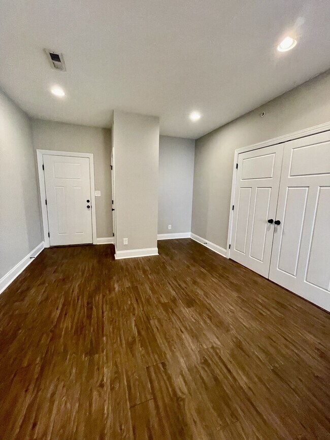 Building Photo - 100 Portico Street