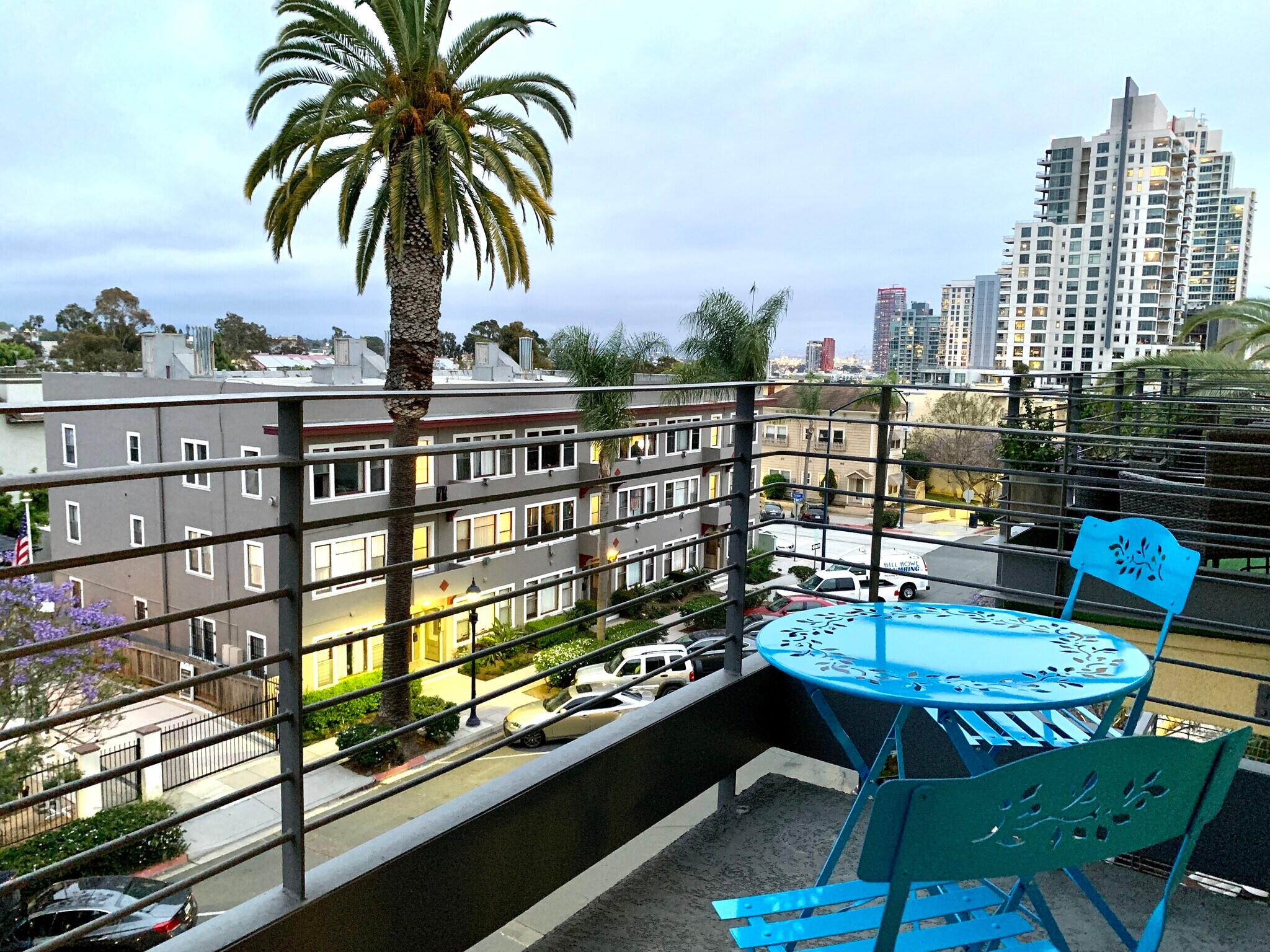 Building Photo - 889 Date St