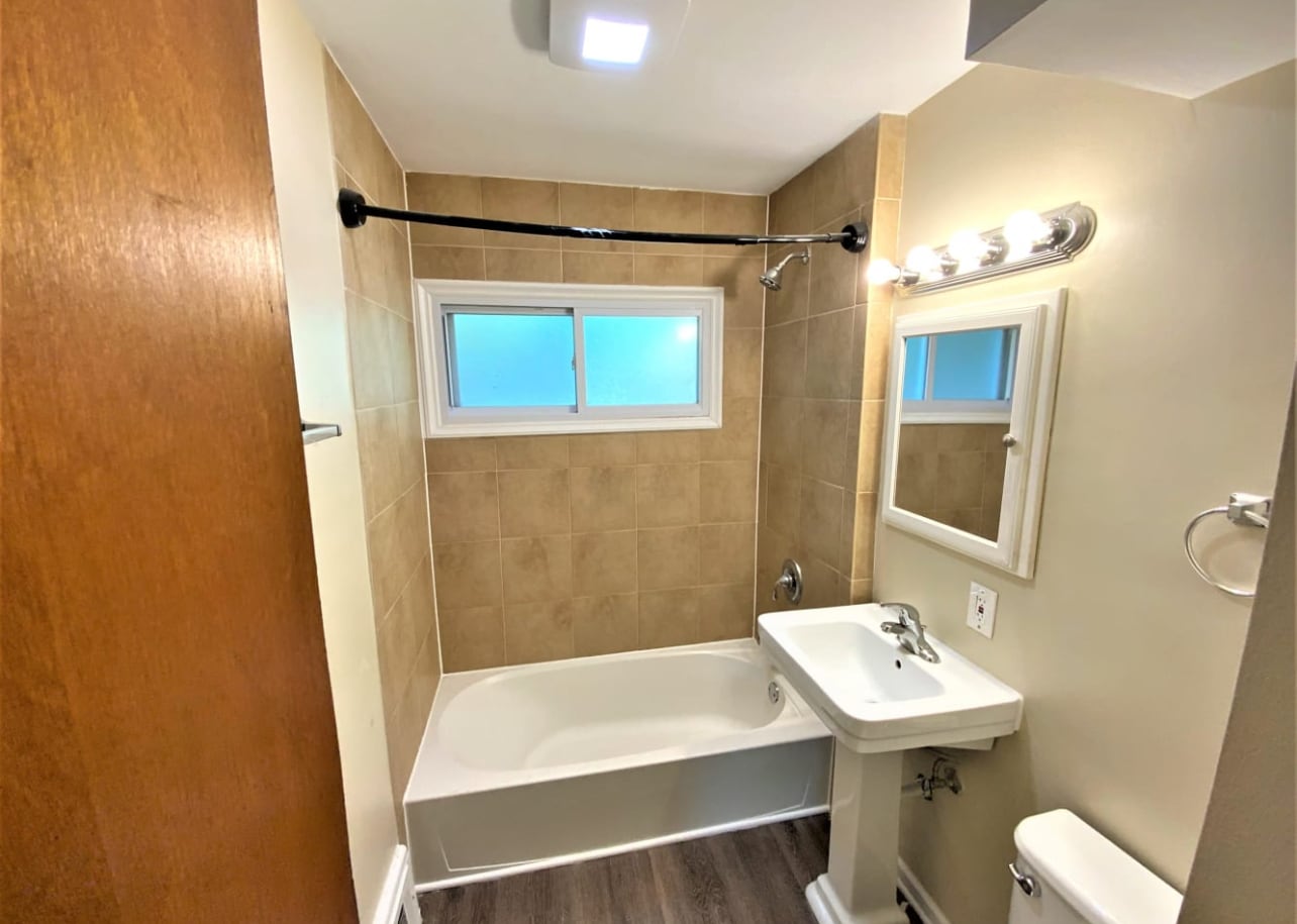 Building Photo - 3231 Park Ave