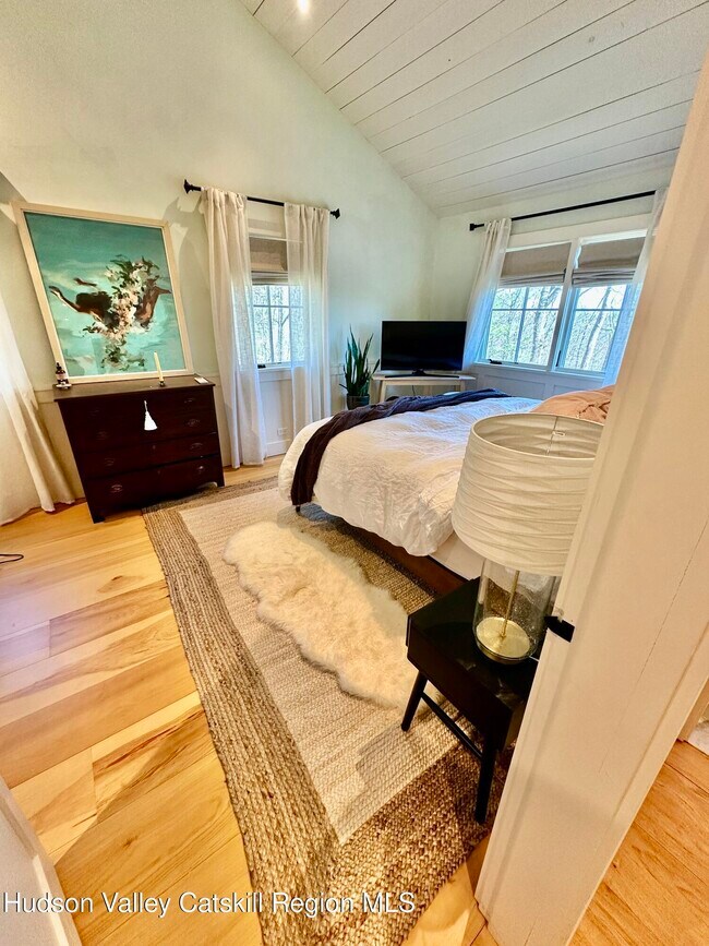 Building Photo - 25 Boggs Hill Rd