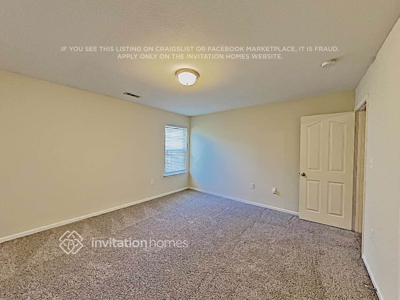 Building Photo - 2942 Village Center Dr