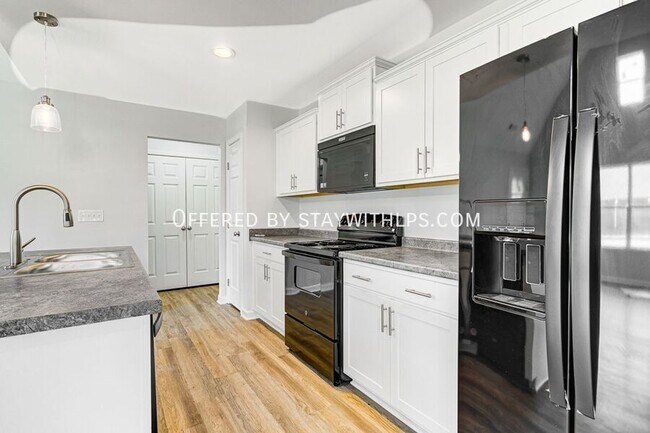 Building Photo - 2927 Beechmont St