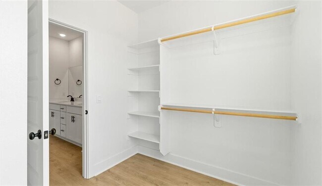 Building Photo - 4856 W Aurora St