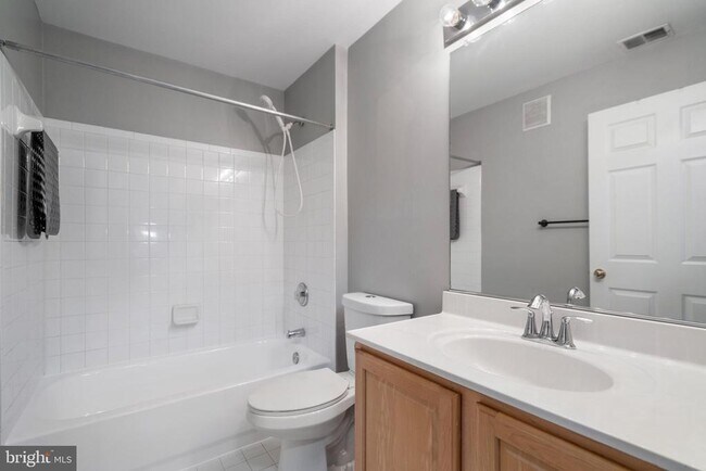 Building Photo - 6081 Madison Pointe Ct