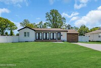 Building Photo - 142 Locust Ave