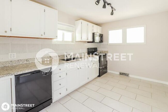 Building Photo - 1404 SW PEGGY CIRCLE, LEES SUMMIT, MO 64081