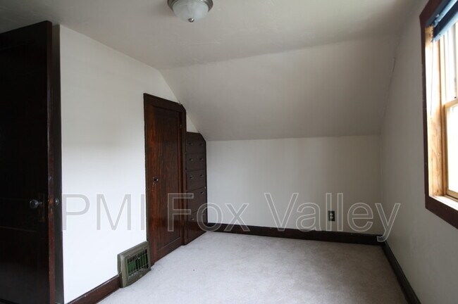 Building Photo - 906 Jefferson St