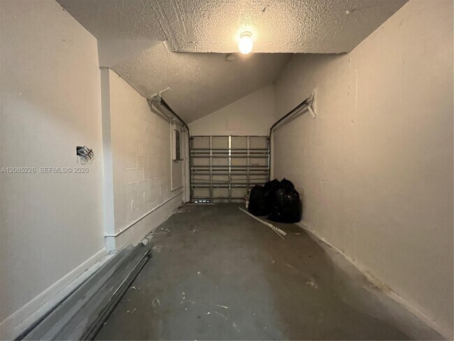 Building Photo - 8467 SW 22nd St