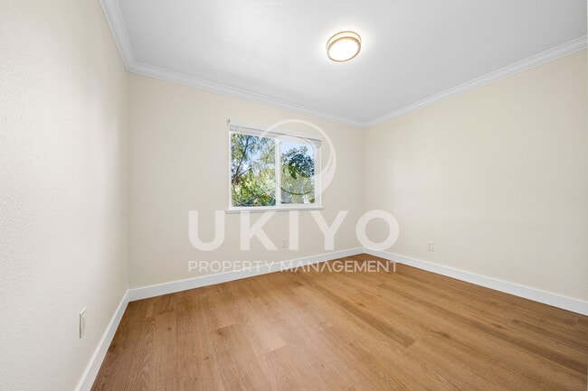 Building Photo - 3007 Nicol Ave