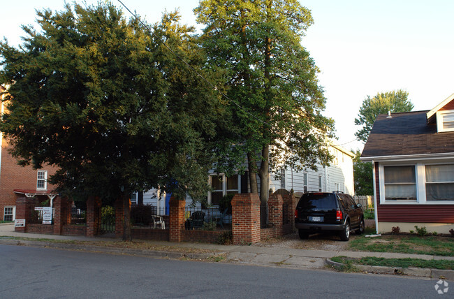 Building Photo - 210 E Windsor Ave