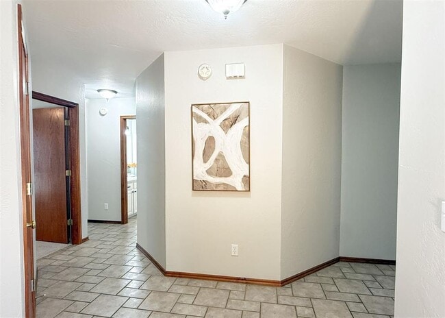 Building Photo - 18212 Willow Oak Ln