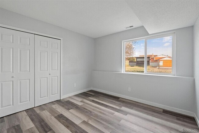 Building Photo - 3445 Cochran Dr