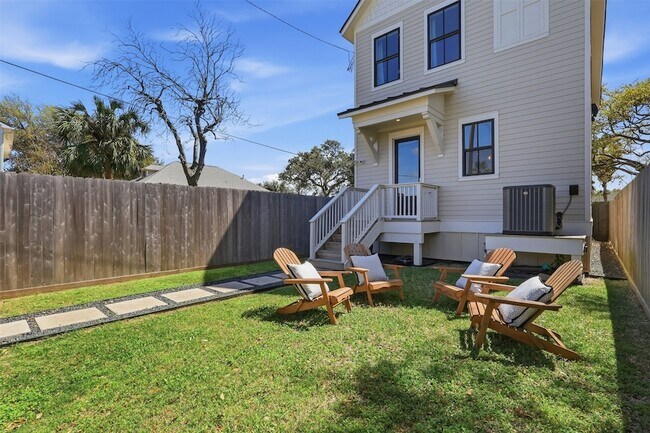 Building Photo - 4712 Avenue Q