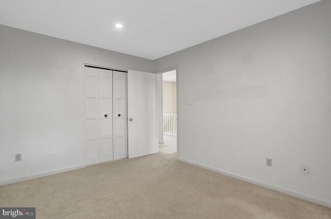 Building Photo - 6576 Yadkin Ct