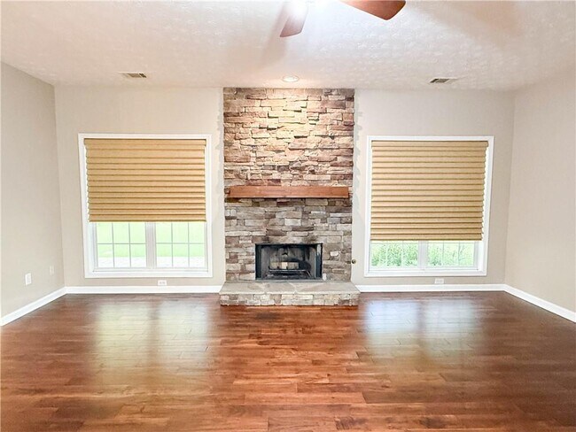 Building Photo - 2959 Belfaire Crest Ct