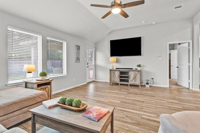 Building Photo - 4330 Umber Shadow Dr