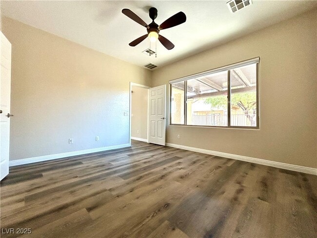 Building Photo - 6167 Saddle Horse Ave