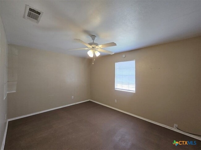 Building Photo - 606 Westview Cir
