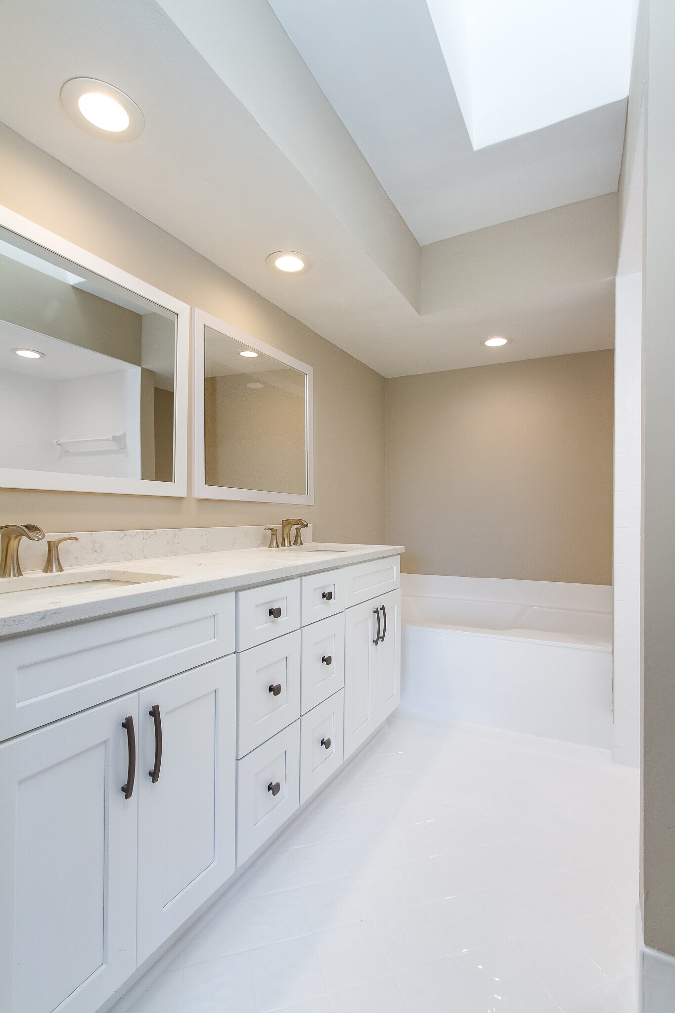 Primary Bath - 8555 Eagle Run Dr