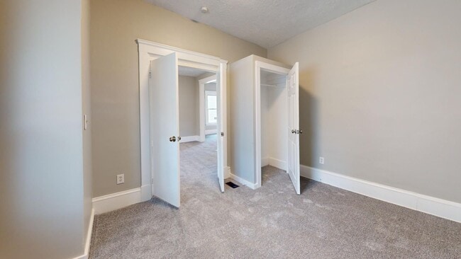 Building Photo - 2053 W.99th