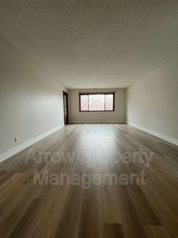 Building Photo - 2340 N 44th St