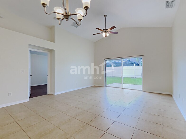 Building Photo - 2187 Hammock Moss Dr