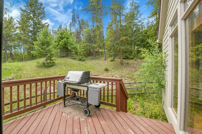 Building Photo - 5368 Evergreen Heights Dr