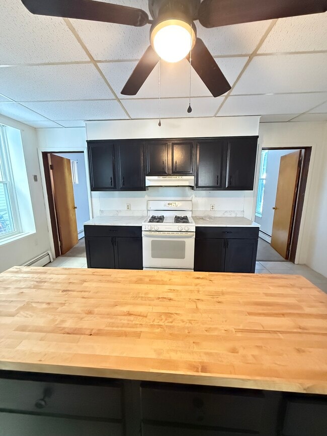 Building Photo - 1624 3rd Ave