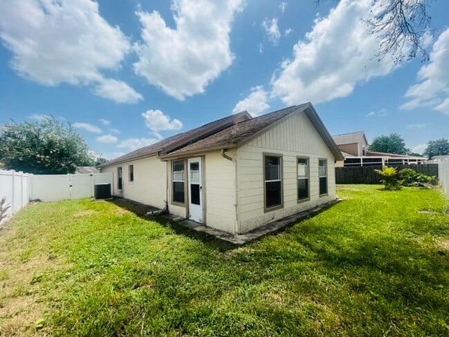 Building Photo - Orlando - 4 Bedroom, 2 Bathroom - $2550.00