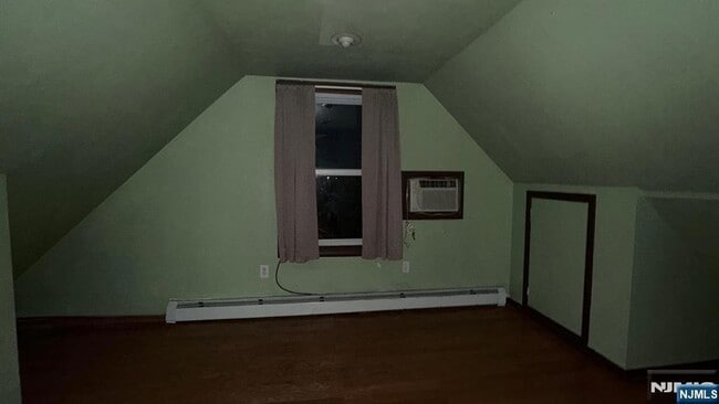 Building Photo - 140 Liberty St