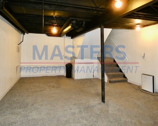 Building Photo - 160 Quail Rd