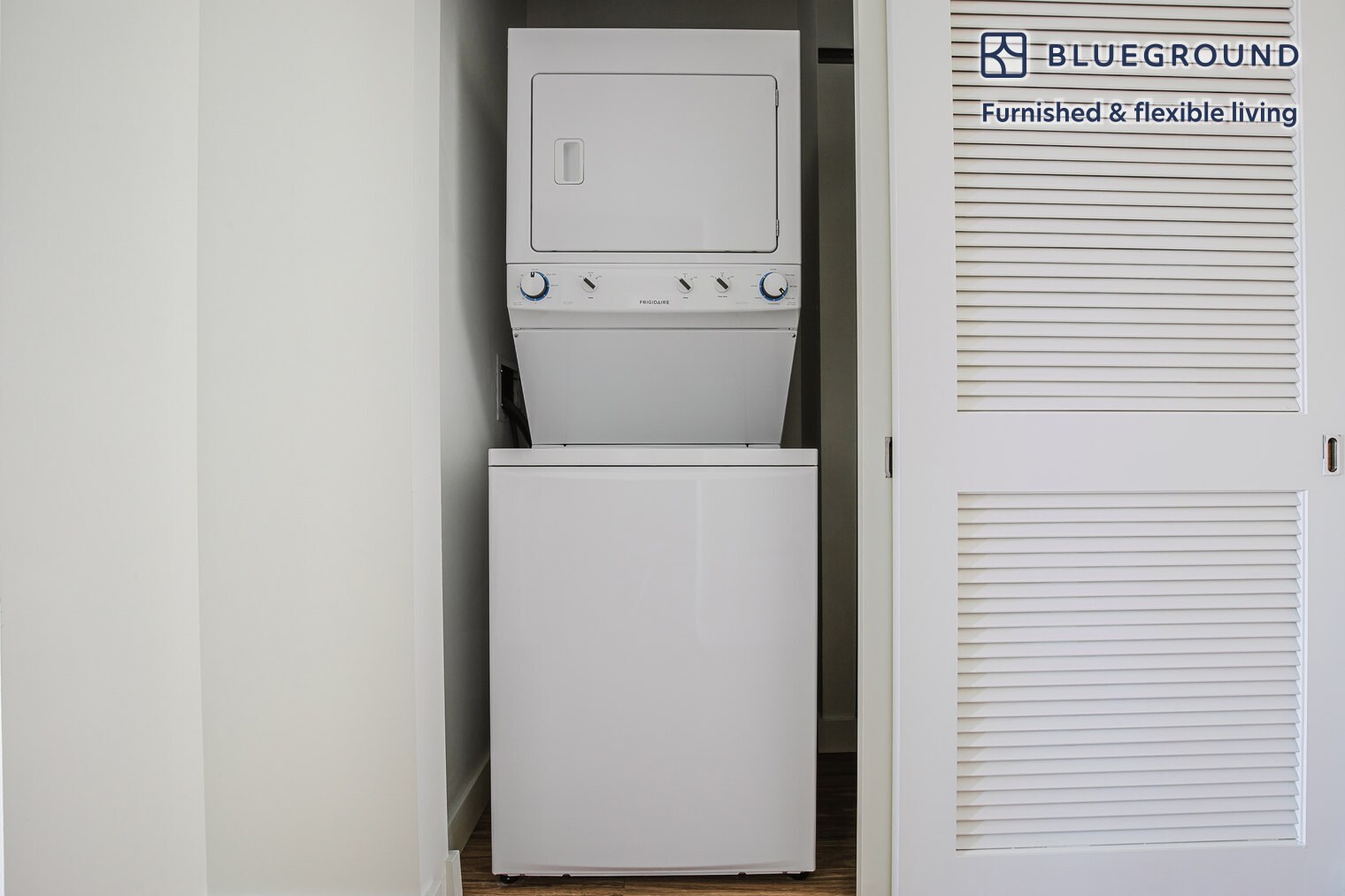 Building Photo - 165 N Desplaines St