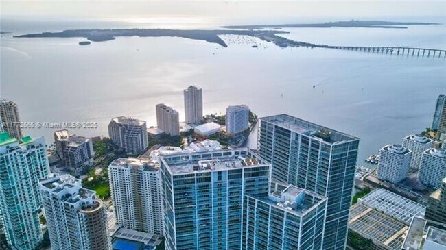 Building Photo - 475 Brickell Ave