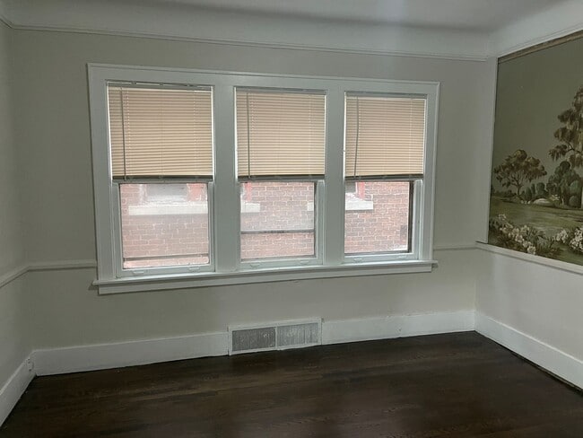 Building Photo - 3277 Calvert Ave