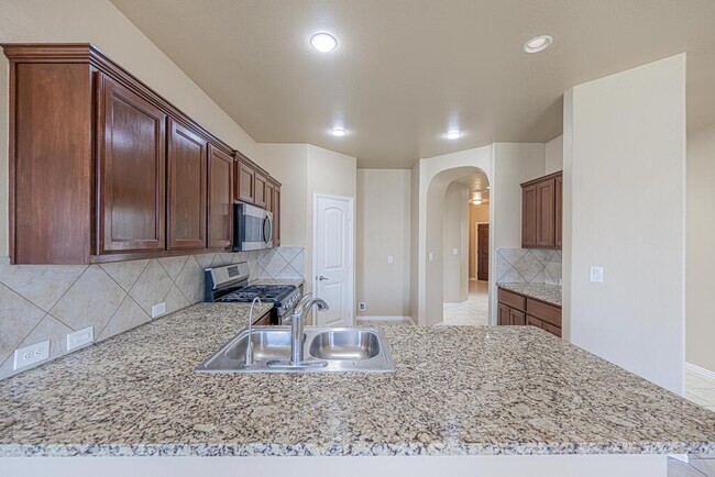 Building Photo - 7216 Brooks Ranch Rd
