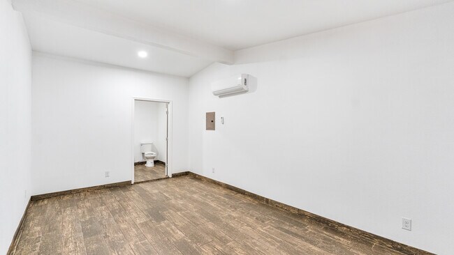 Building Photo - 4530 Walzem Rd