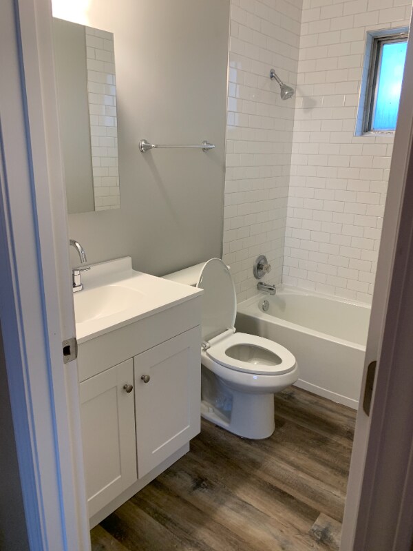 Building Photo - 2 W Academy Dr