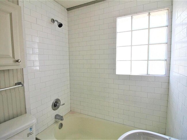 Building Photo - 2216 30th St