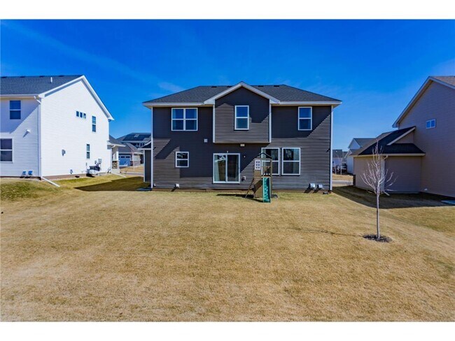 Building Photo - 1582 Edgebrook Ln