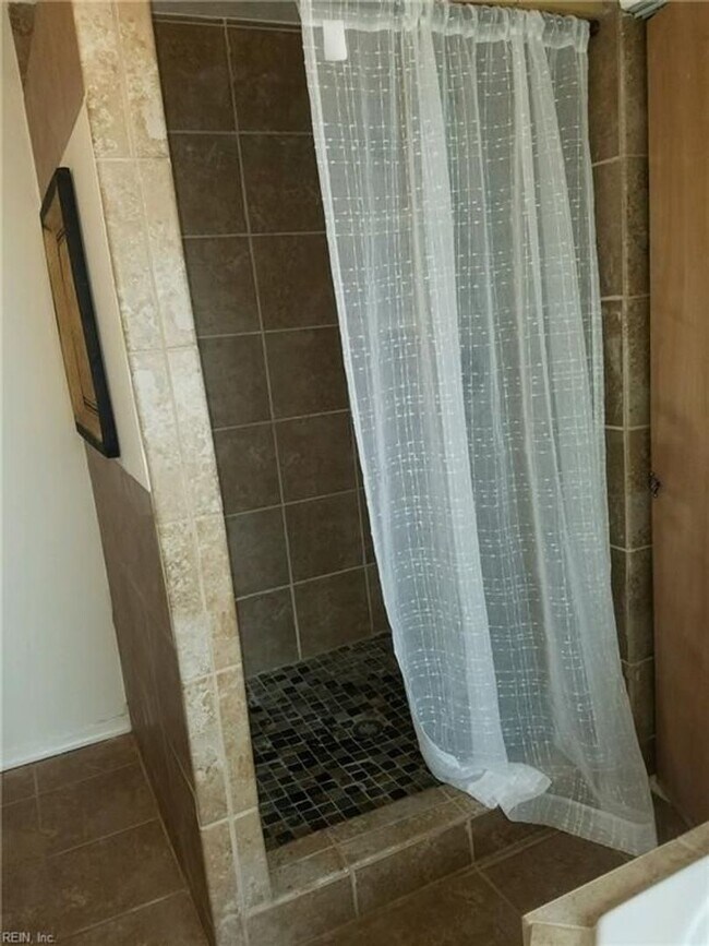 Building Photo - Remodeled 3BR Home in Indian Lakes - Grani...