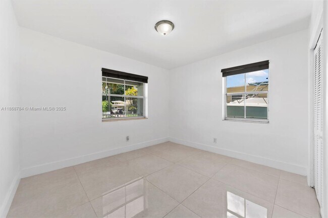 Building Photo - 1565 NE 110th Terrace