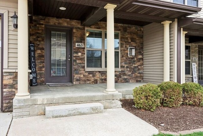 Building Photo - $2,000 | 3 Bedroom, 2.5 Bathroom Town Home | Pets Allowed | Available for August 1st Move-In!