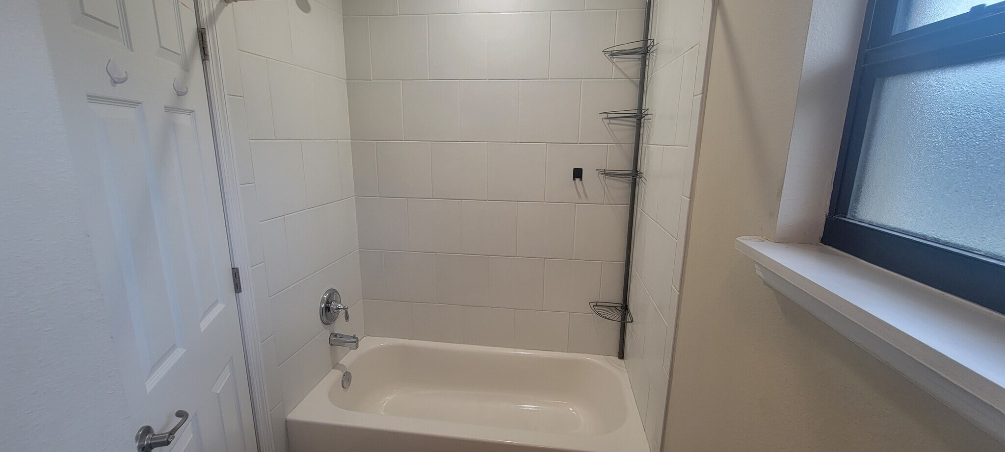 Master bath - 2185 N Normandy Blvd